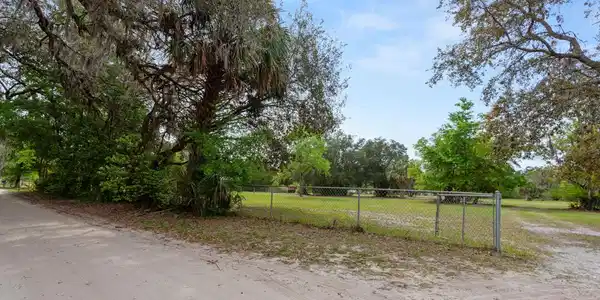 Image 2: 1017 & 1013 OLD GAINESVILLE HWY 25