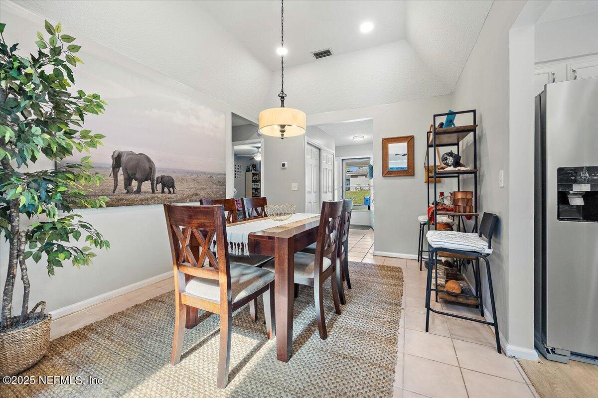 Image 4: 04-Dining Room