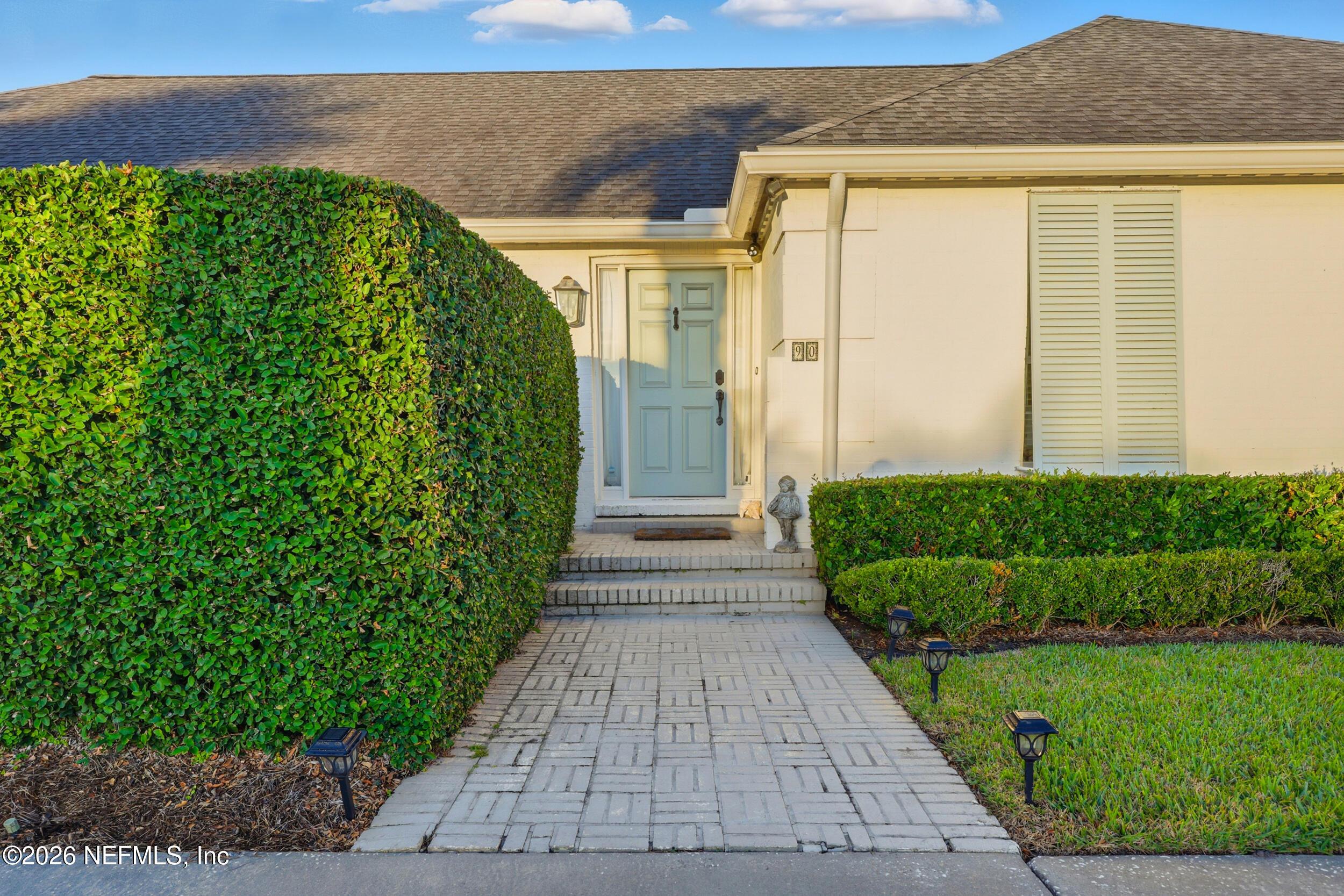 Image 2: the real estateographers_004