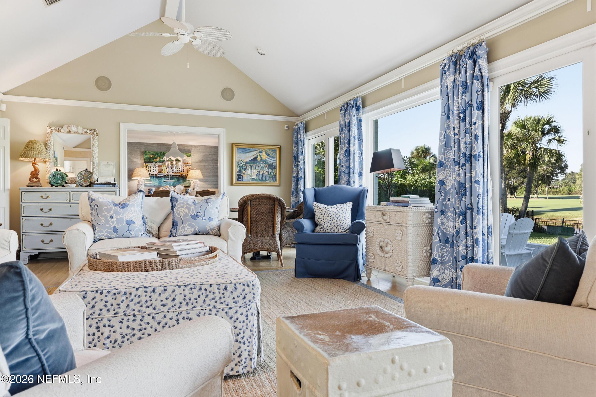 Image 3: the real estateographers_008