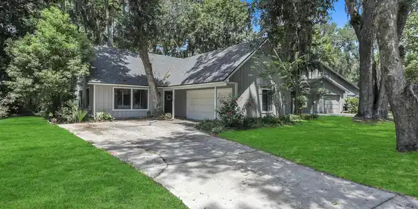 2442 SYLVAN CHASE DR