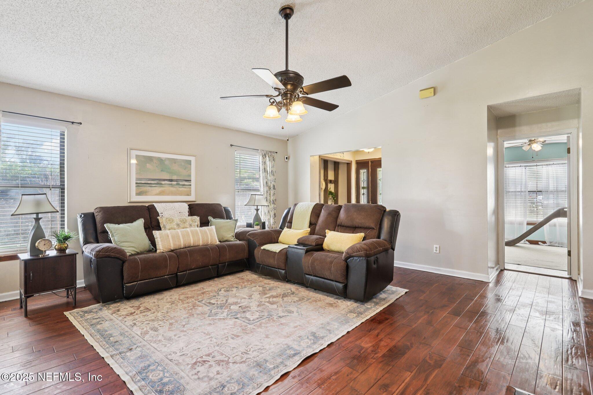 Image 3: 6-web-or-mls-Skipton Ct-S0709-006