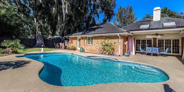 2600 BELLESHORE CT