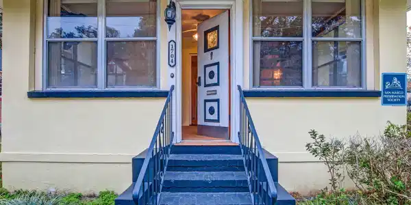 1704 MORO AVE