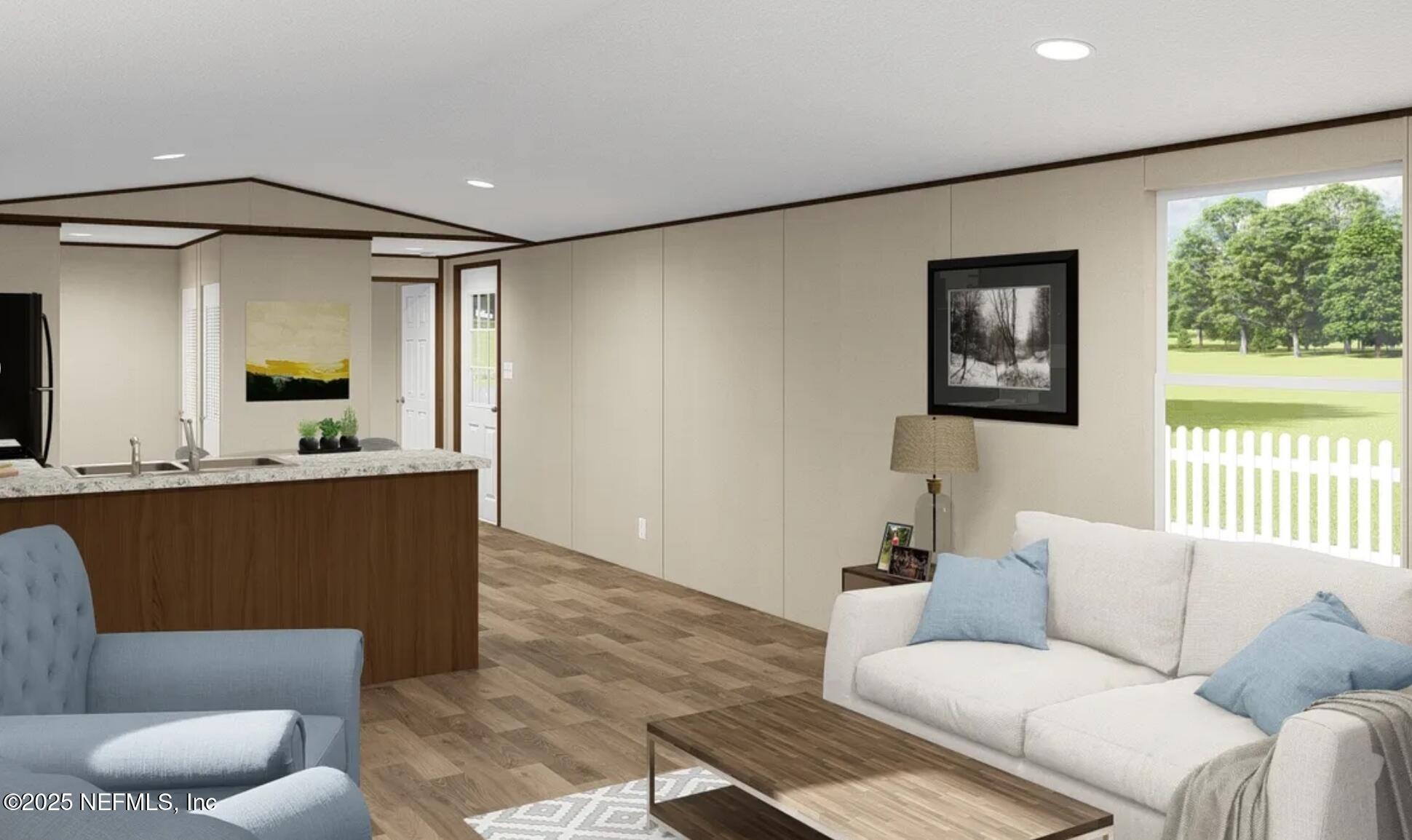 Image 3: Living Room/Kitchen