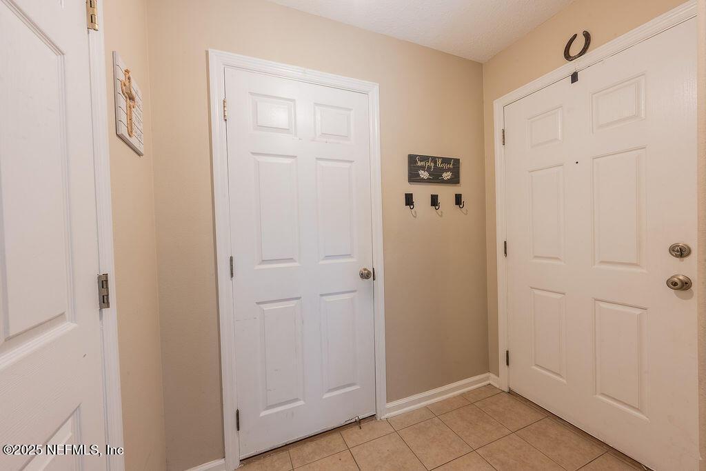 Image 4: .