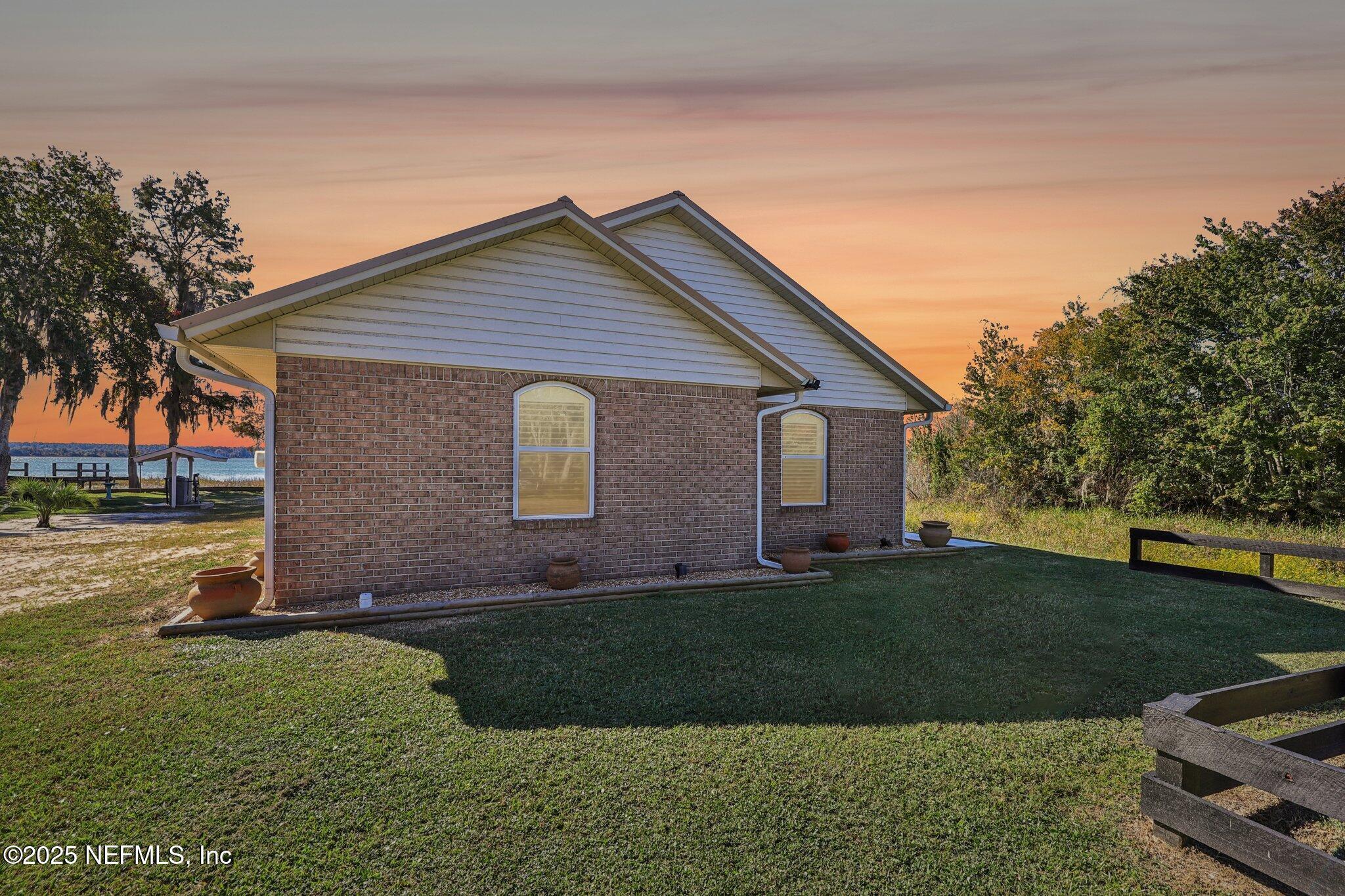 Image 2: 1-web-or-mls-VT-1111-1