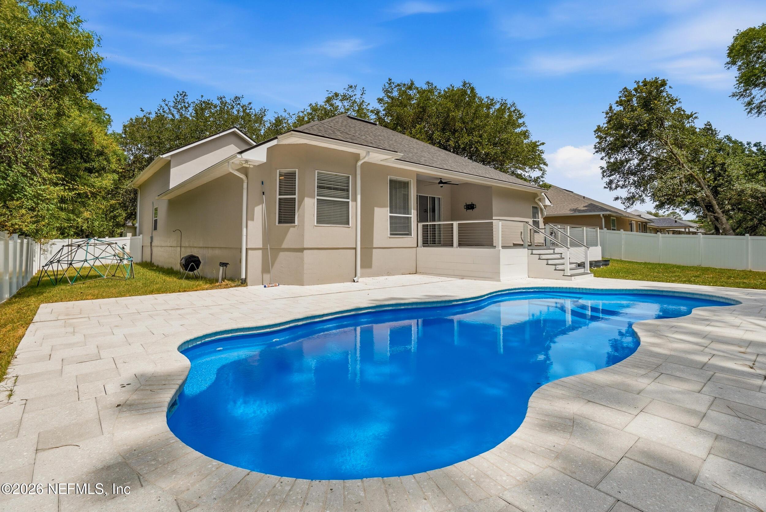 Image 1: FIVE Bedroom POOL Home!