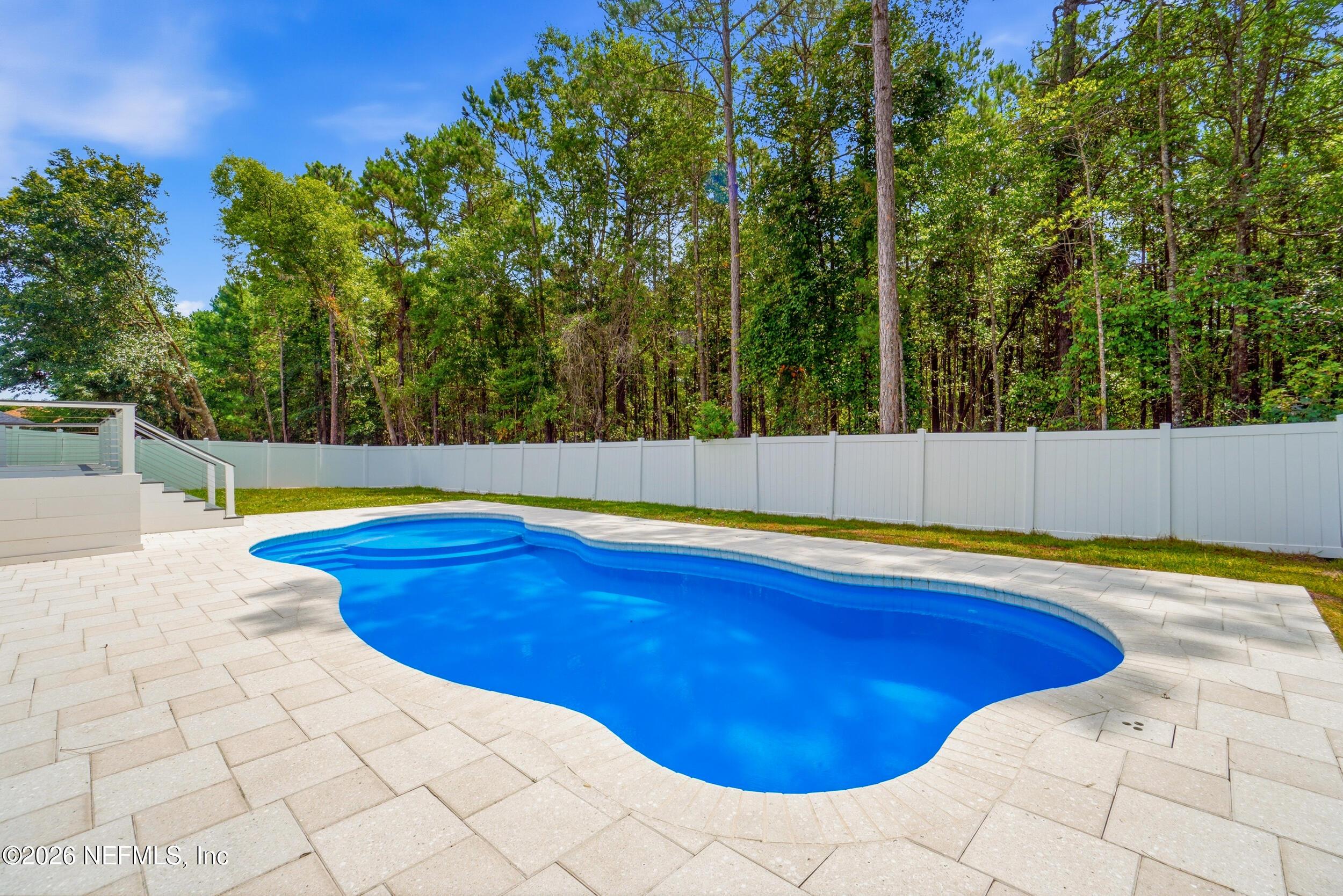 Image 2: Pool