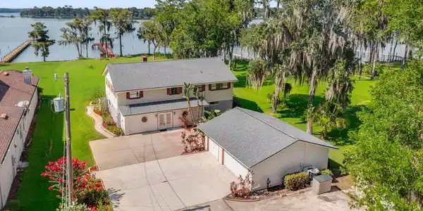 1401 S SOUTH SHORE DR