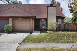 11712 FORT CAROLINE LAKES DR