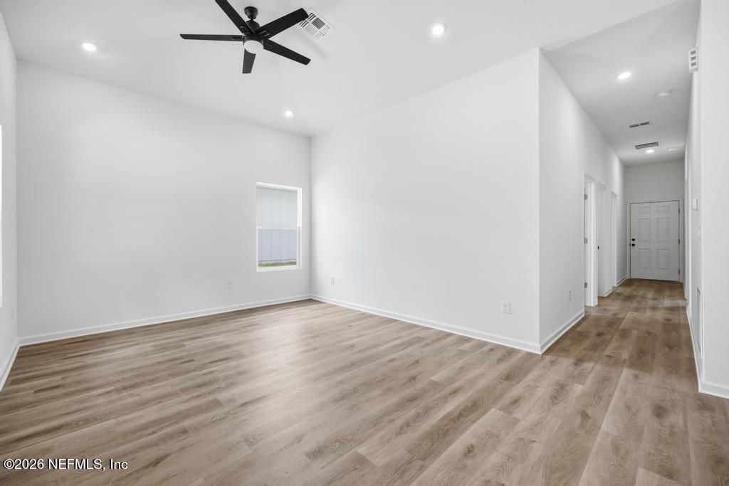 Image 4: 12158 Lyons St-4