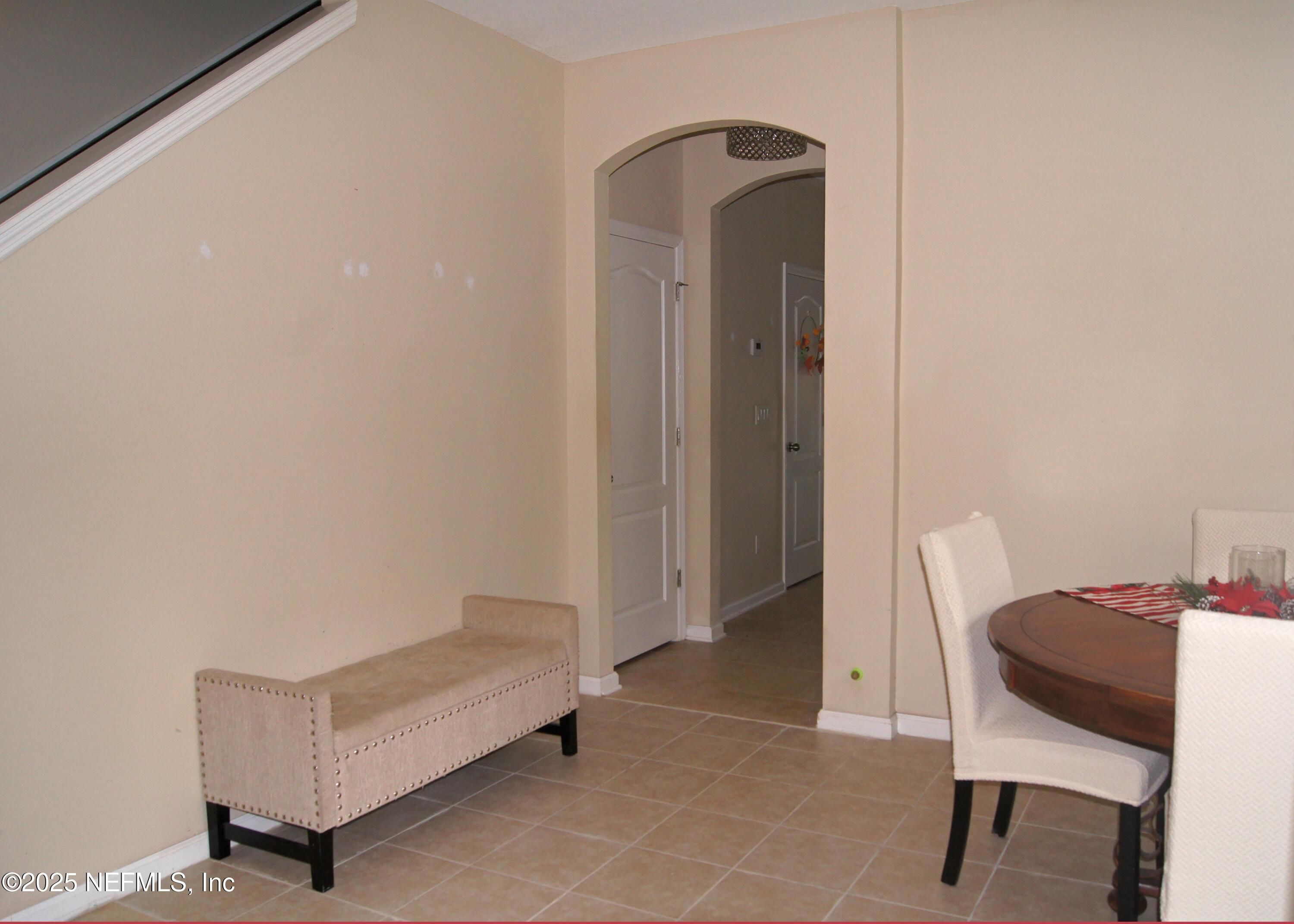 Image 4: 03 - Entry 2