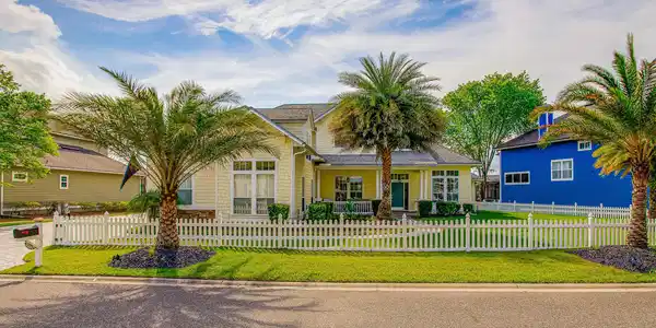 1942 MOORINGS CIR