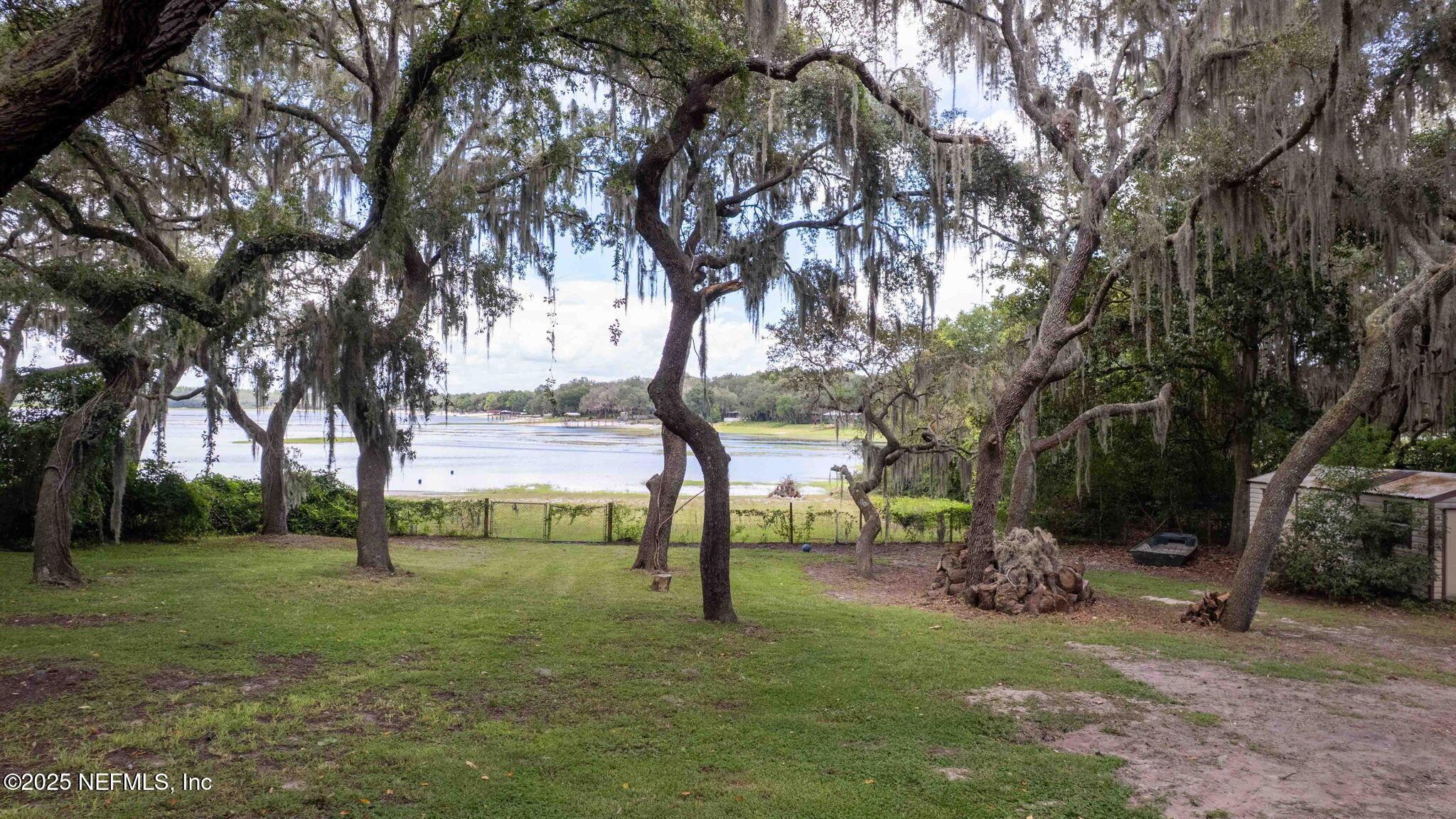 Image 4: Lakefront Lifestyle