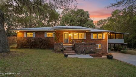 360 SW NIGHTINGALE Street