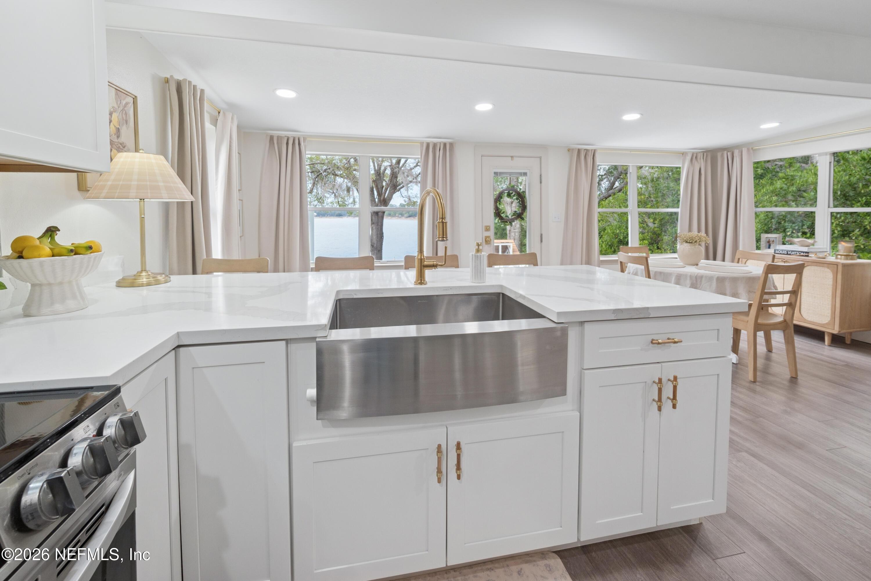 Image 4: 6698 Crystal Lake Rd-13