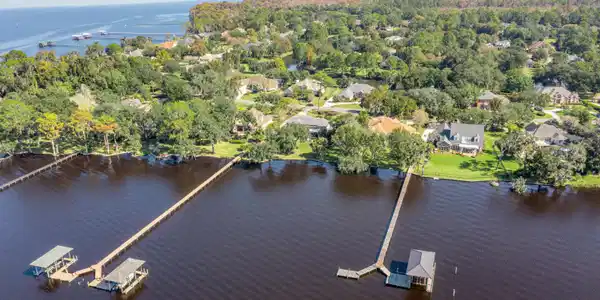2017 SALT MYRTLE LN