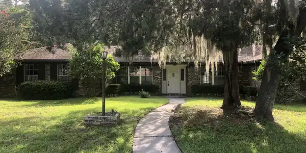 2835 ADMIRALS WALK DR E