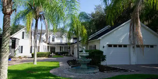 1959 N LAKESHORE DR