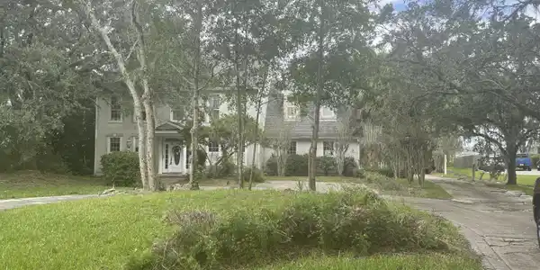 1802 LAKEDGE