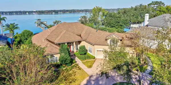 2363 N LAKESHORE Drive
