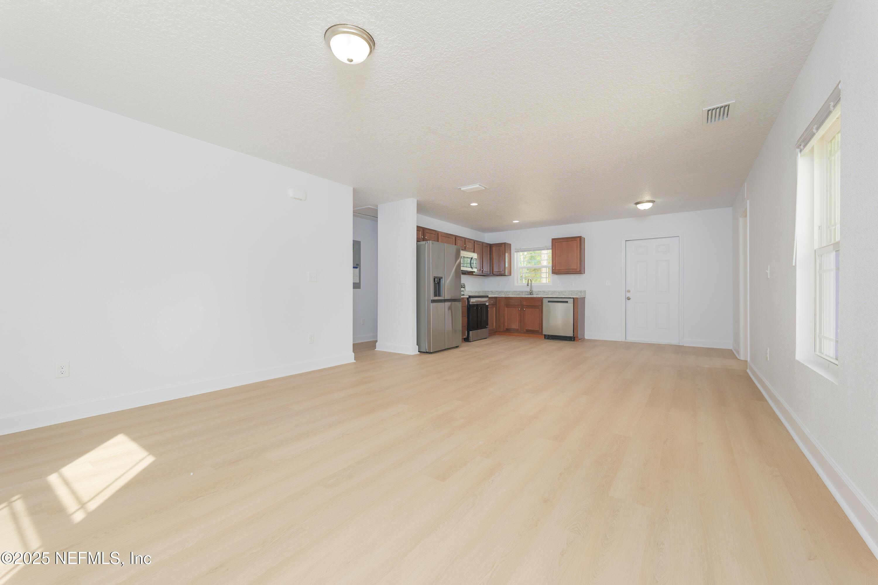 Image 3: 7201DukeStKeystoneHeightsFL-2