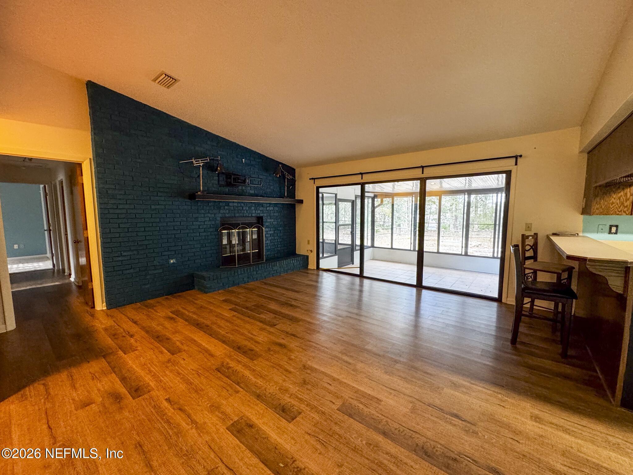 Image 4: 114 mandarin lake-24