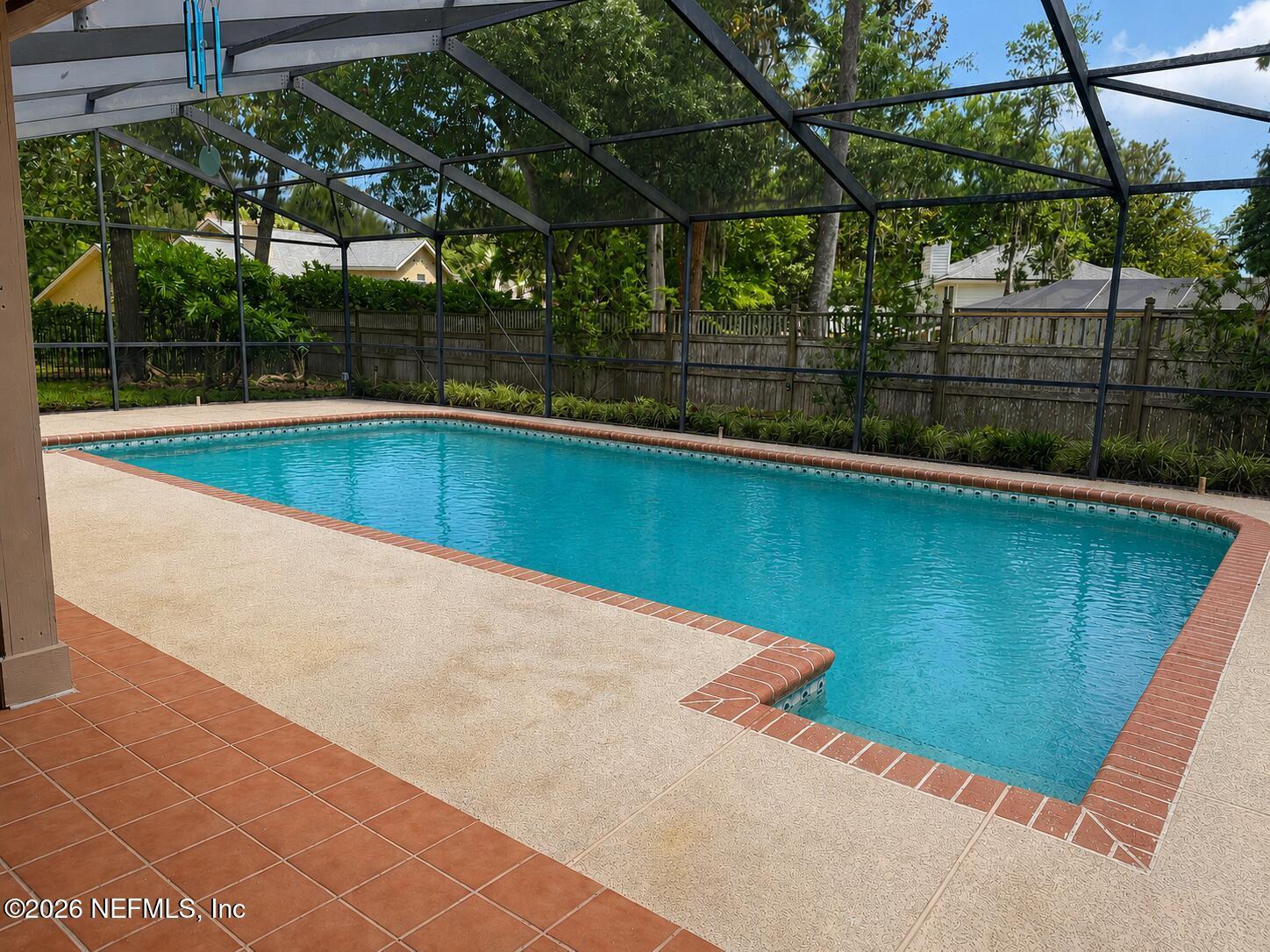 Image 4: Pool