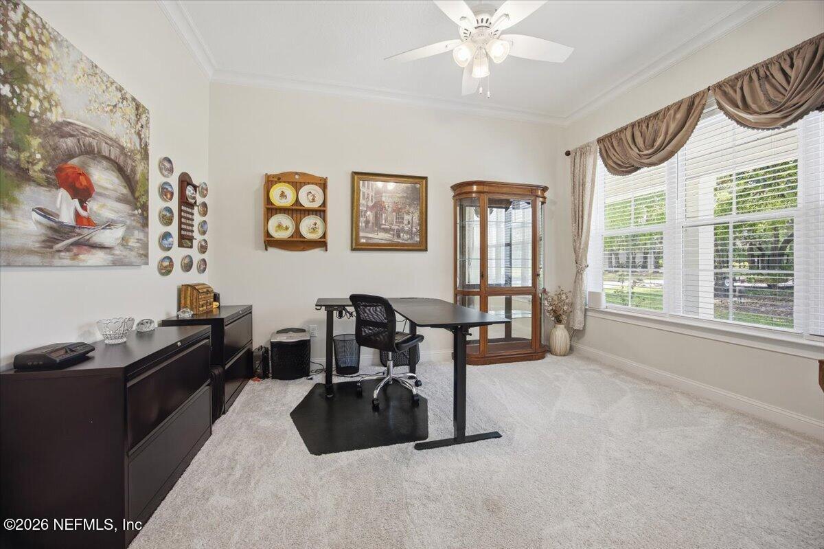 Image 4: 05-Office