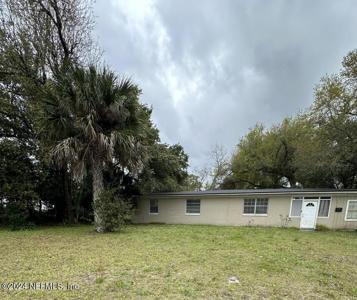 5976 REDBERRY Lane