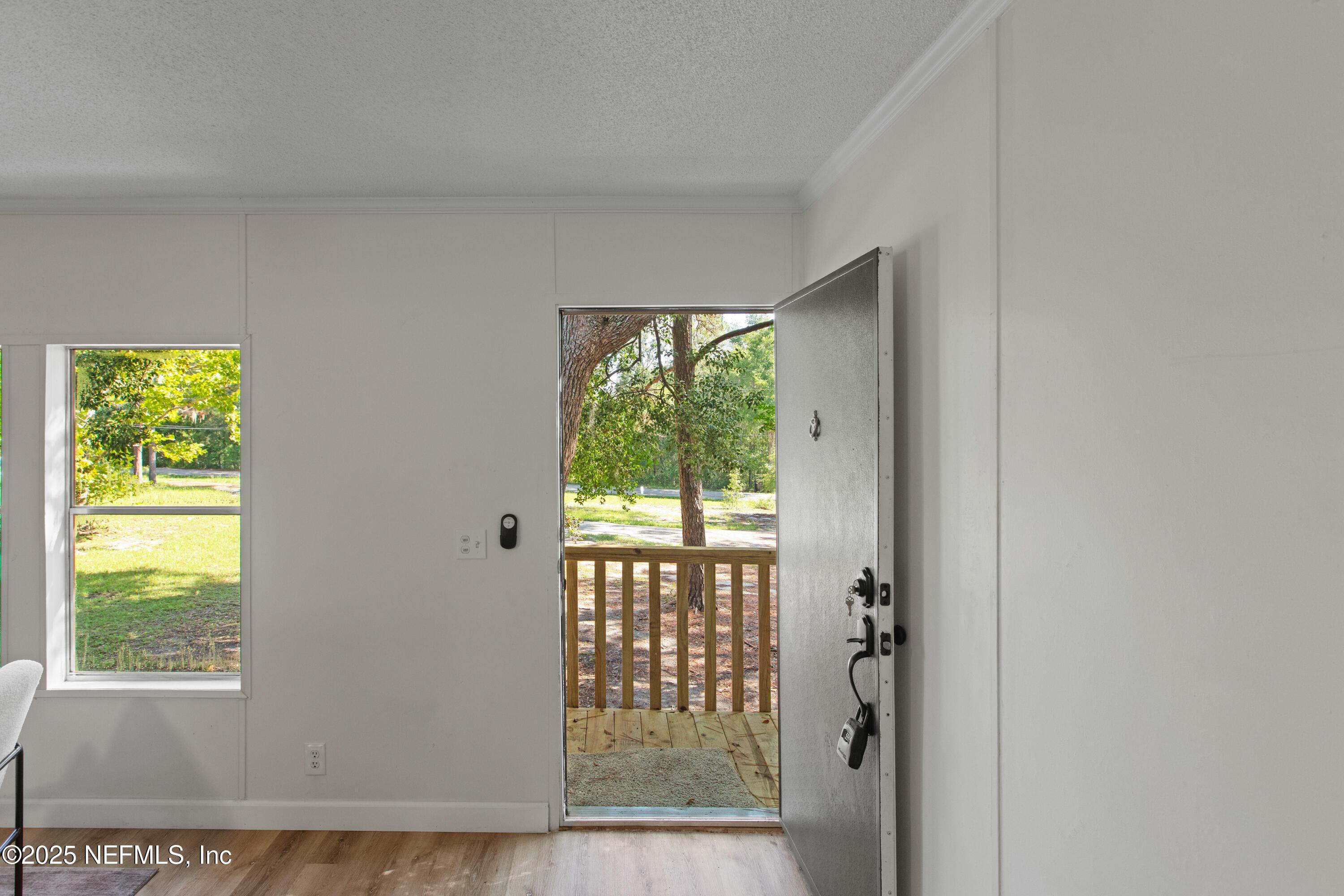Image 3: 6981DeerSpringsMLS-9