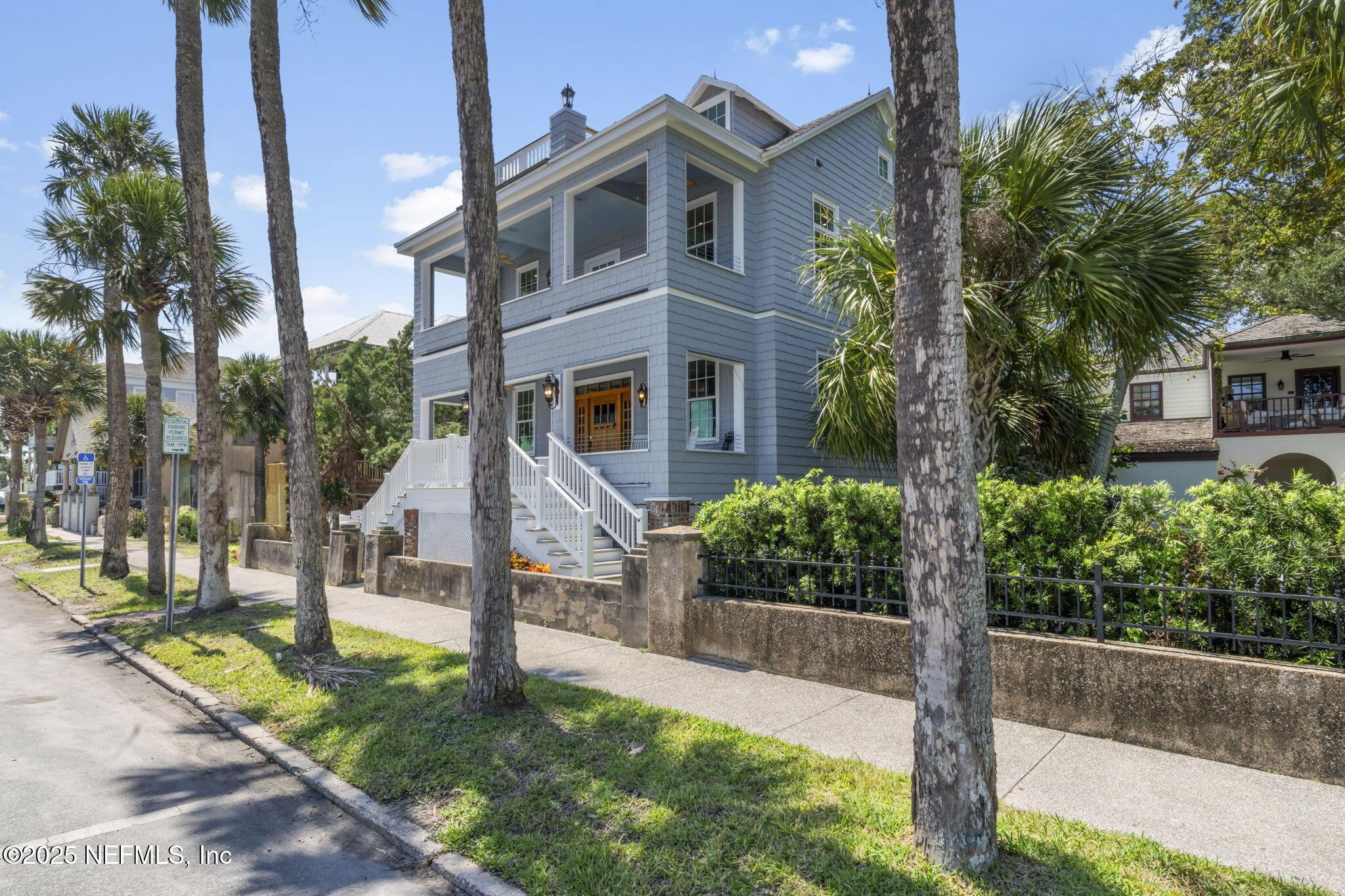 Image 4: 154 Avenida Menendez Street