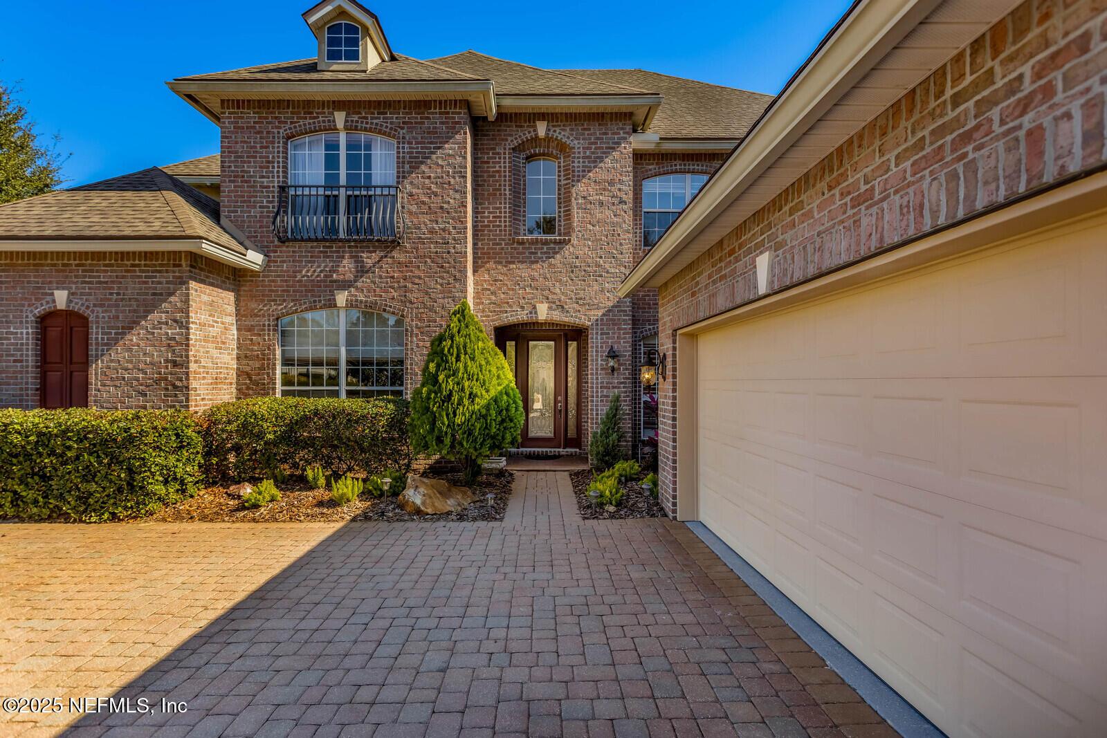 Image 3: 04_FPM_652_Port_Charlotte_Dr_04_mls