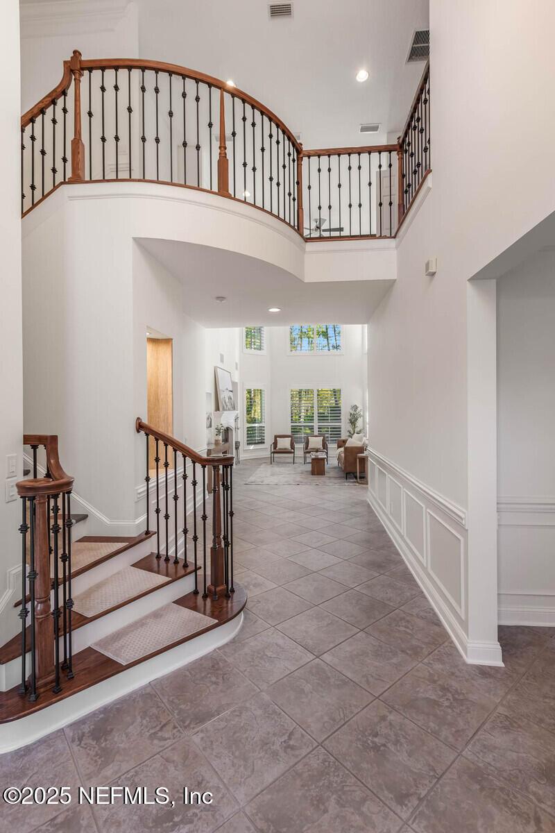 Image 4: 05_FPM_652_Port_Charlotte_Dr_05_mls