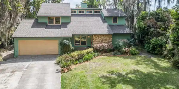 2917 DOCTORS LAKE DR