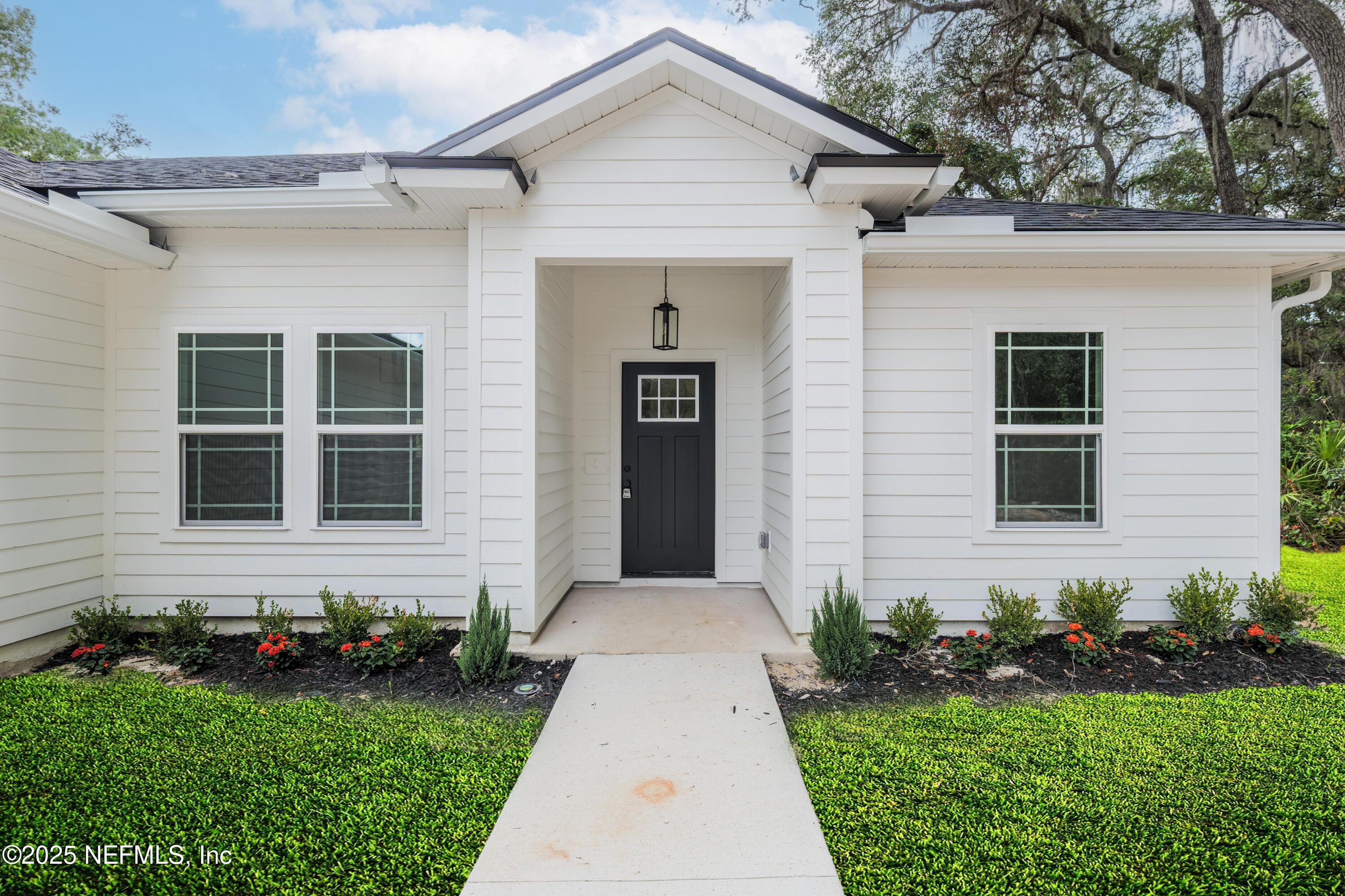 Image 2: 241SE35thStKeystoneHeightsFL-4