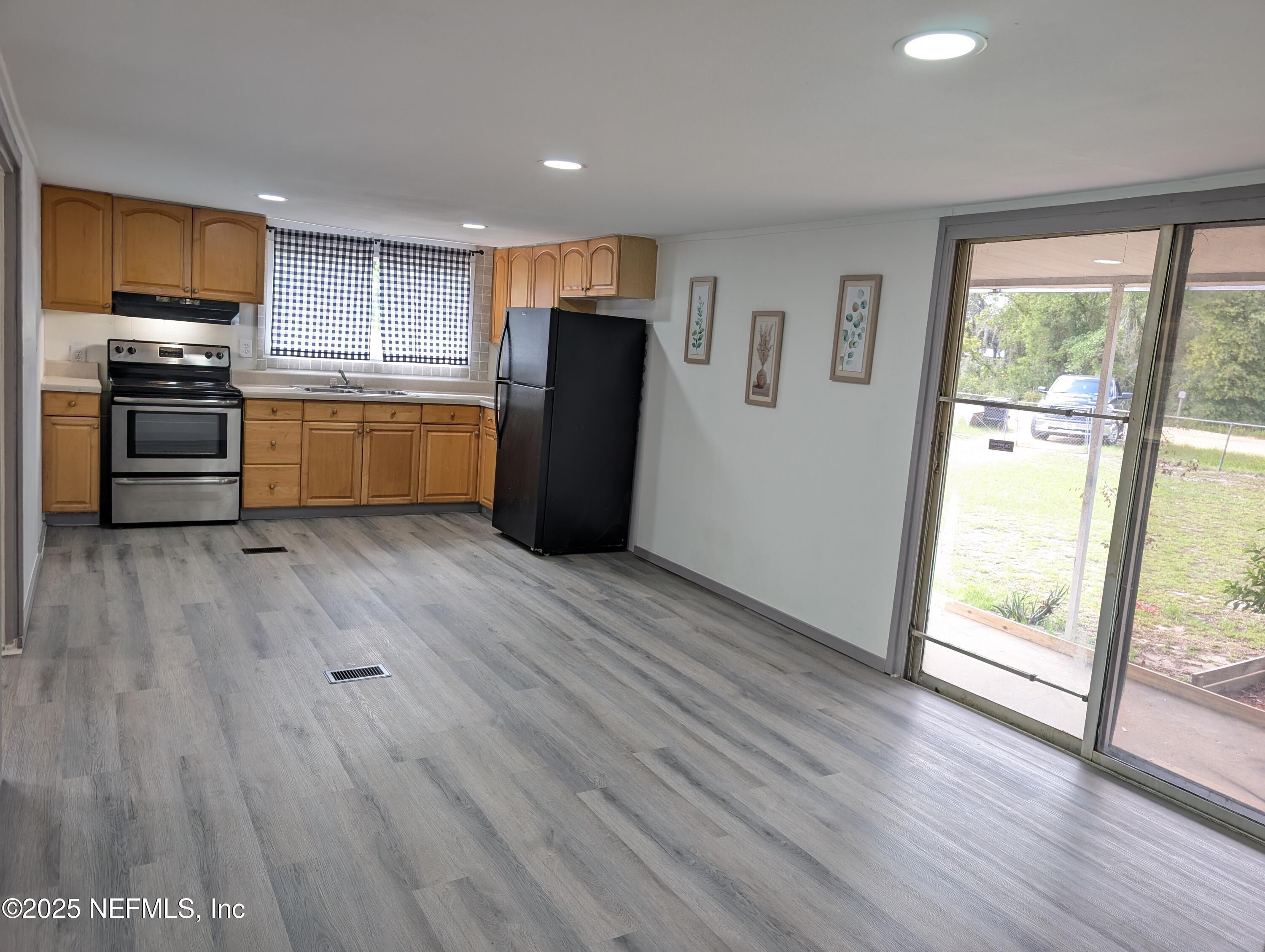 Image 4: 116 CLAUDIA ST 26
