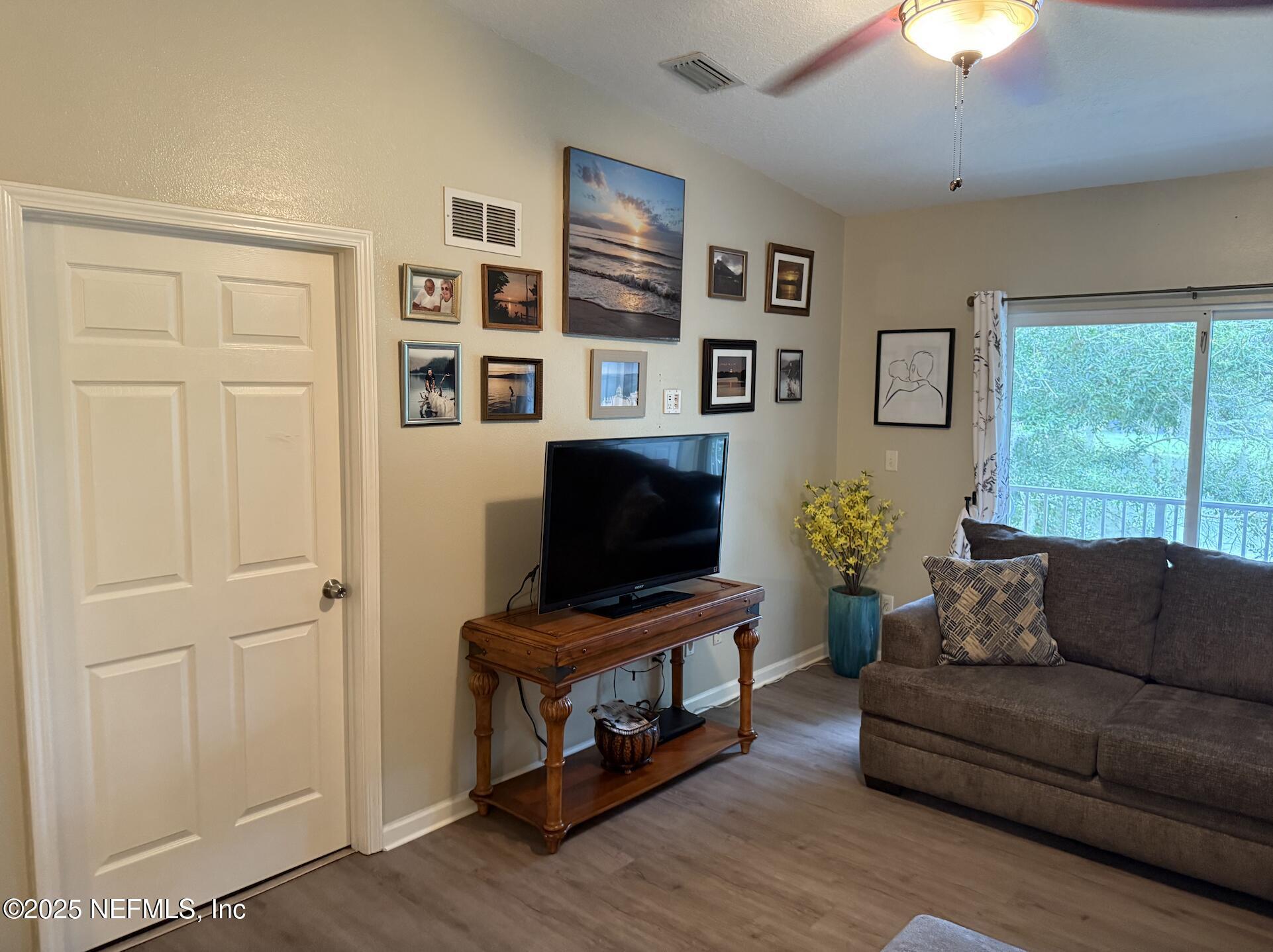 Image 4: Screen Shot 2025-10-23 at 11.33.39 AM