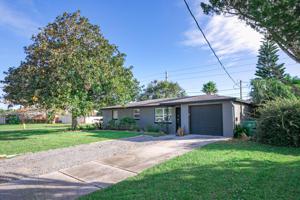 37 SANDRA DR