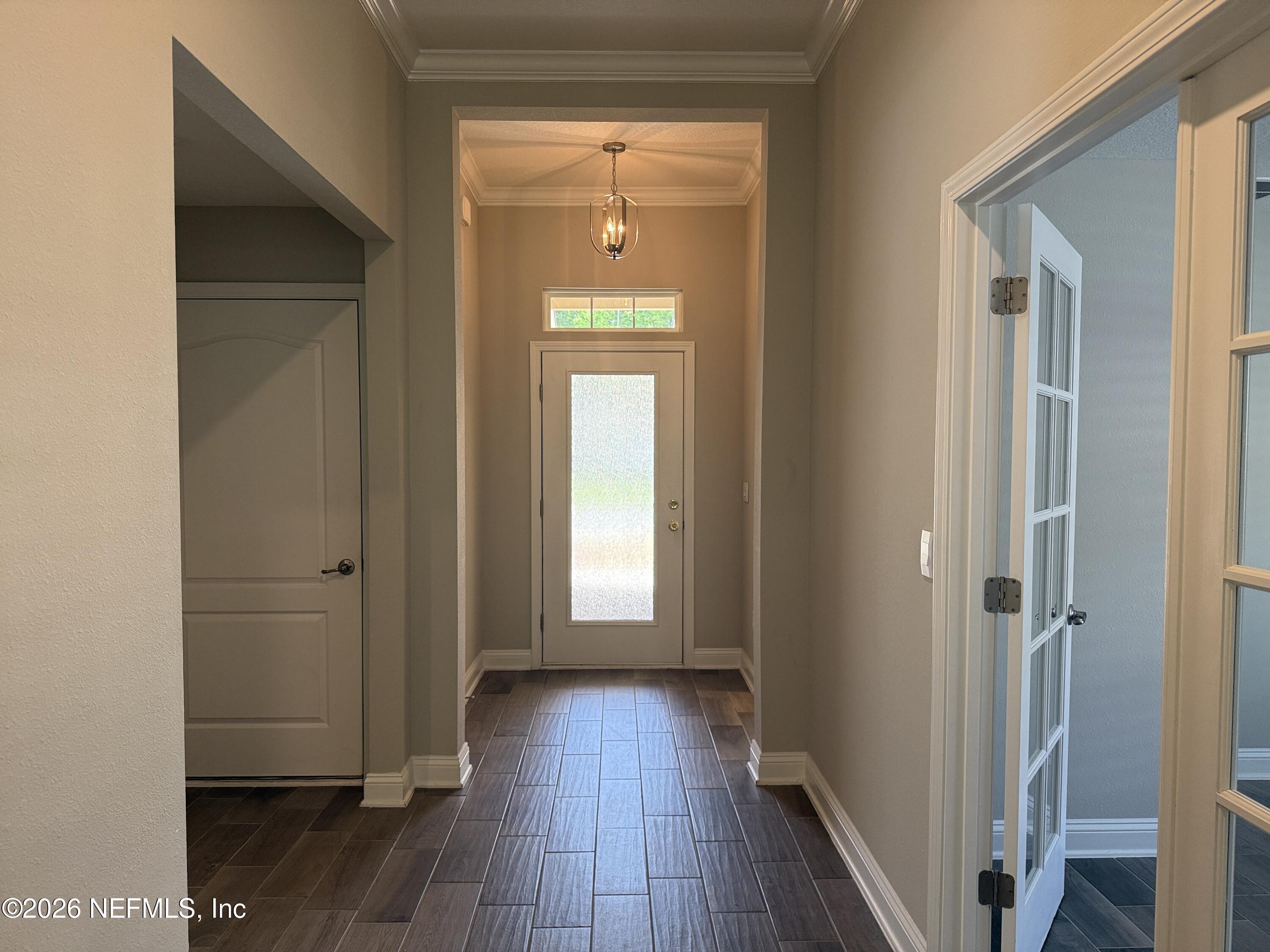 Image 3: Entry