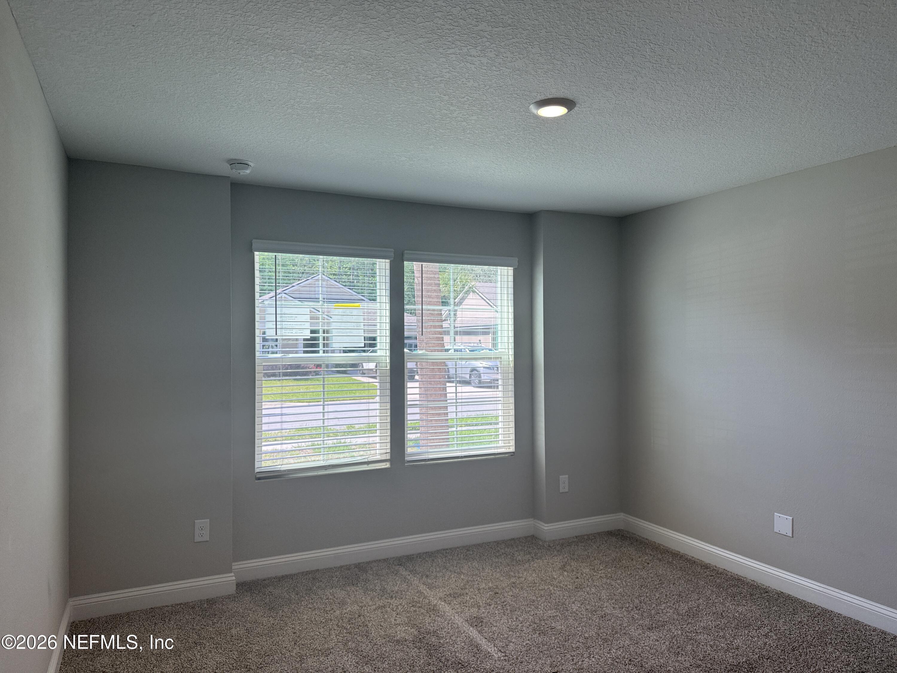 Image 4: Front bedroo,