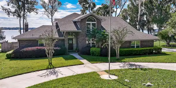 3732 WATERSIDE Drive