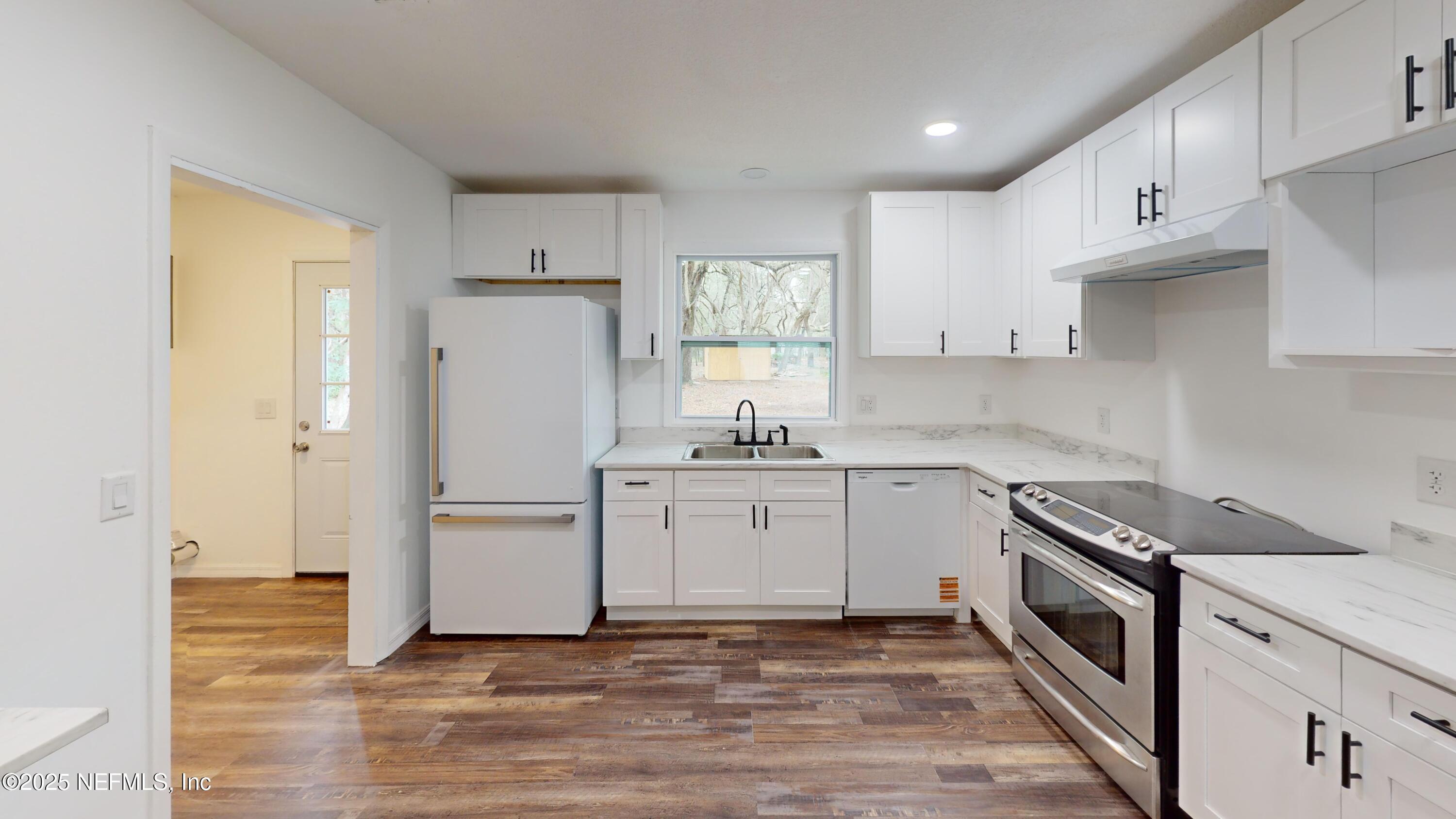 Image 3: 201-Florence-Ave-Kitchen 1