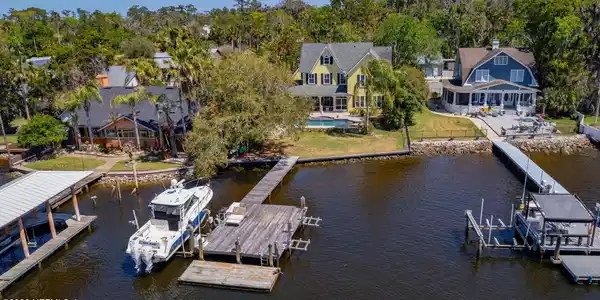 Image 2: ICW access with floating dock
