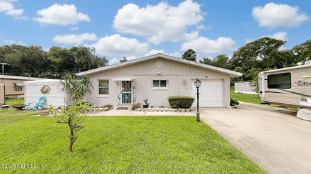 117 CRESTBREEZE Manor