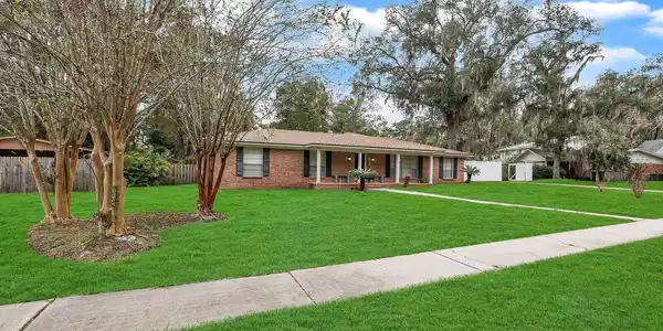 2736 ADMIRALS WALK DR E