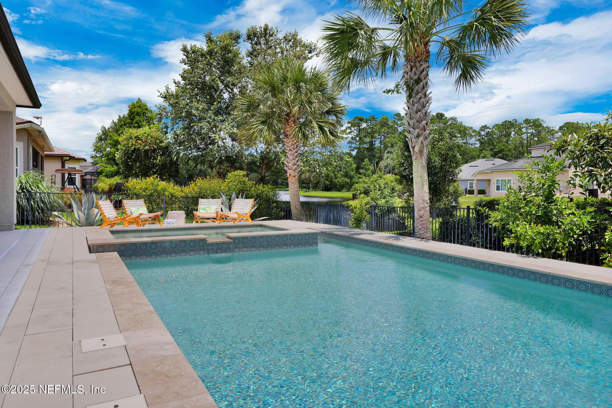 Image 4: Pool