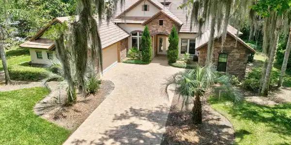132 WILLOW OAK Way