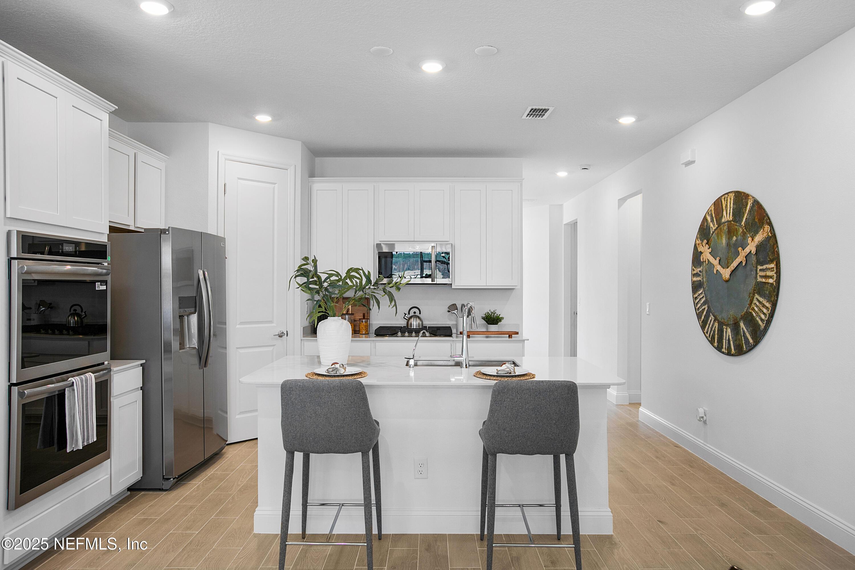 Image 4: JAX_Stillwater_Pic_Jessica_Kitchen_2of8